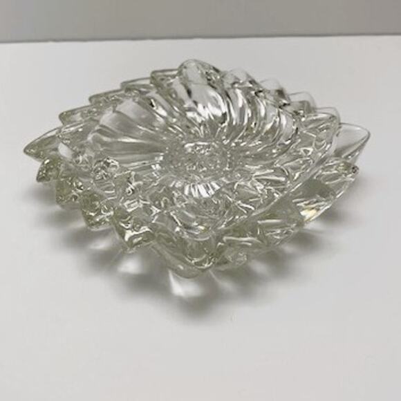 Vintage Pair of Pressed Glass Nesting Flared Flower Trinket Dishes (1960s) - Picture 2 of 5